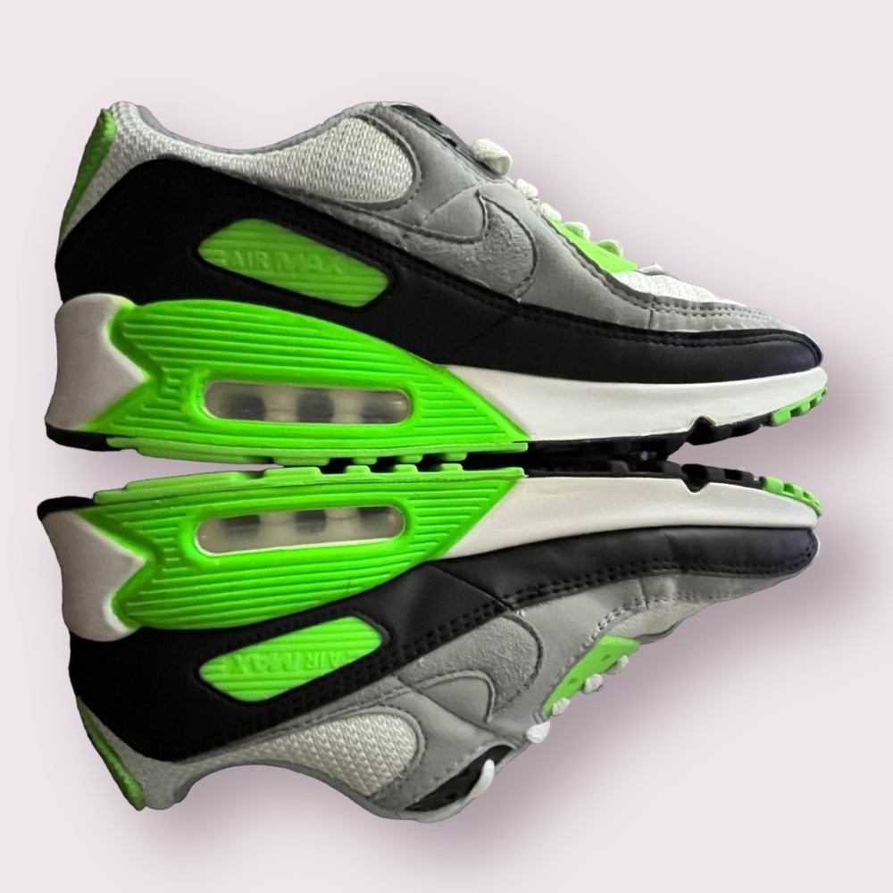 Nike Air Max 90, Women’s 8, CW5458-100 Lime, Like new condition